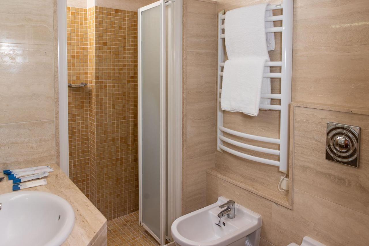 Standard Single Room,1118255811:JPEG